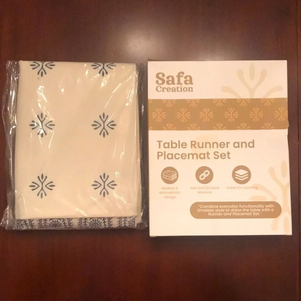 Brand New 5 Piece Set of Matching Modern Design Table Runner and Placemats